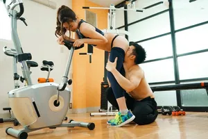 Xin anh xã đi tập gym, vợ địt nhau với anh pt