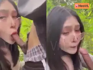 đi dã ngoại tiện đụ eny ở trong rừng