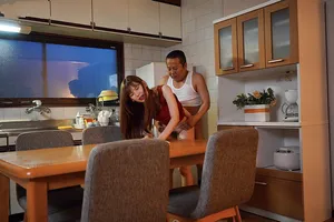 Con gái bị gã chồng mới của mẹ nắc mỗi ngày, cho dù đã có người yêu